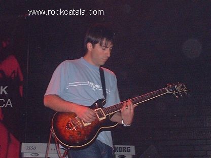 En Faló, un dels dos guitarristes de la banda de La Cellera de Ter