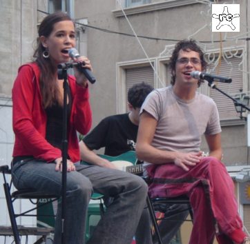 Els mediàtics Jofre Borràs i Laura Guiteras van cantar junts els temes que també interpreten a la televisió